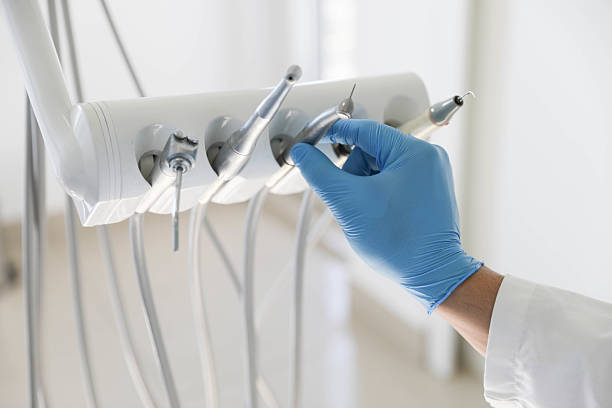 Professional Tooth Extraction technician working in Raven, VA